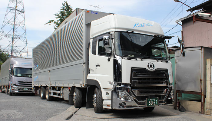 大型トラックドライバー