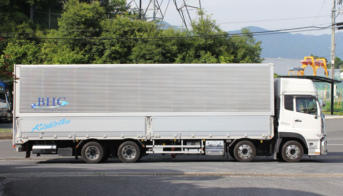 大型トラックドライバー